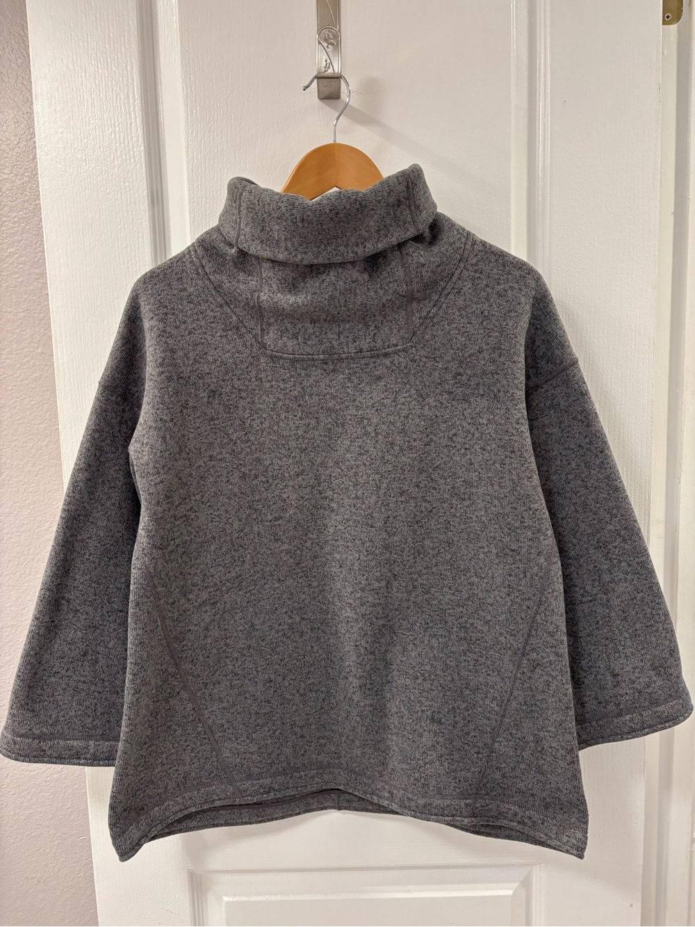 Stio Sweetwater Fleece Cowl Neck Gray Pullover Sweater Cozy Warm